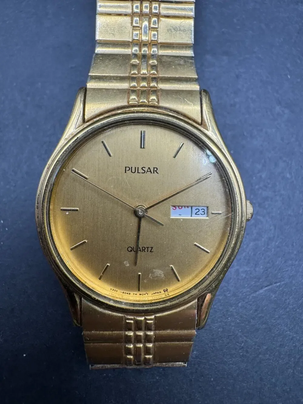 Vintage Pulsar V333-6030 Day Date Gold Tone Stainless Steel Stretch Band 30.5mm
